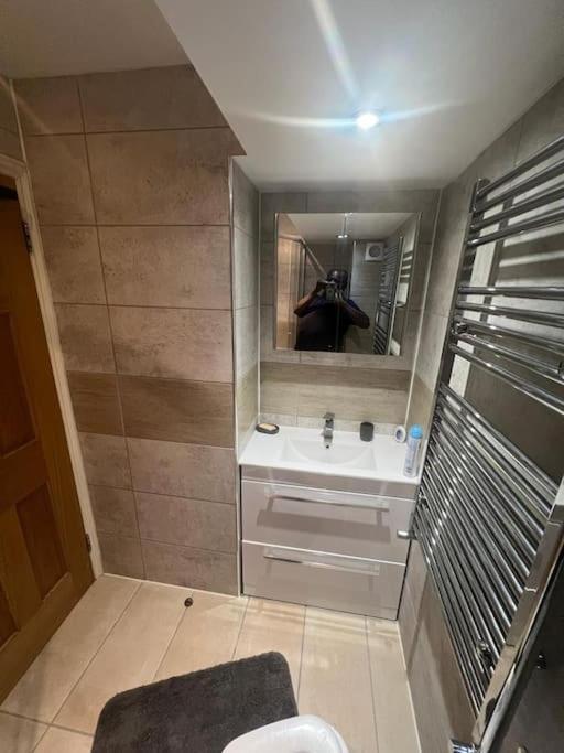 2 Bedroom Apartment In Hampdenrd London Exterior photo